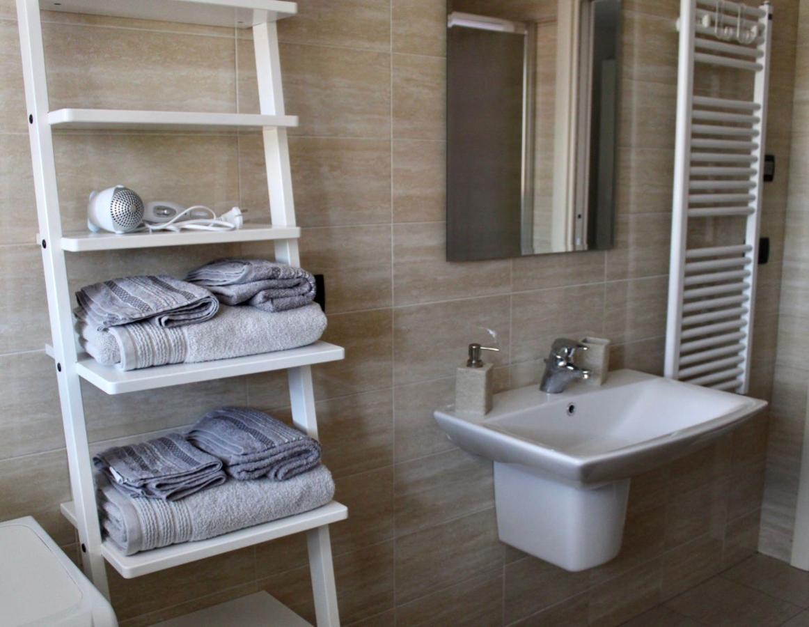 Вилла Rho Fiera Milano - Popy House Перо Экстерьер фото